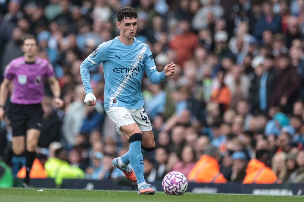Phil Foden Manchester City dribble