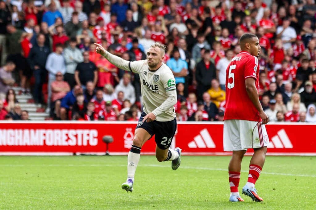 Jarrod Bowen célèbre un but pour West Ham contre Nottingham Forest