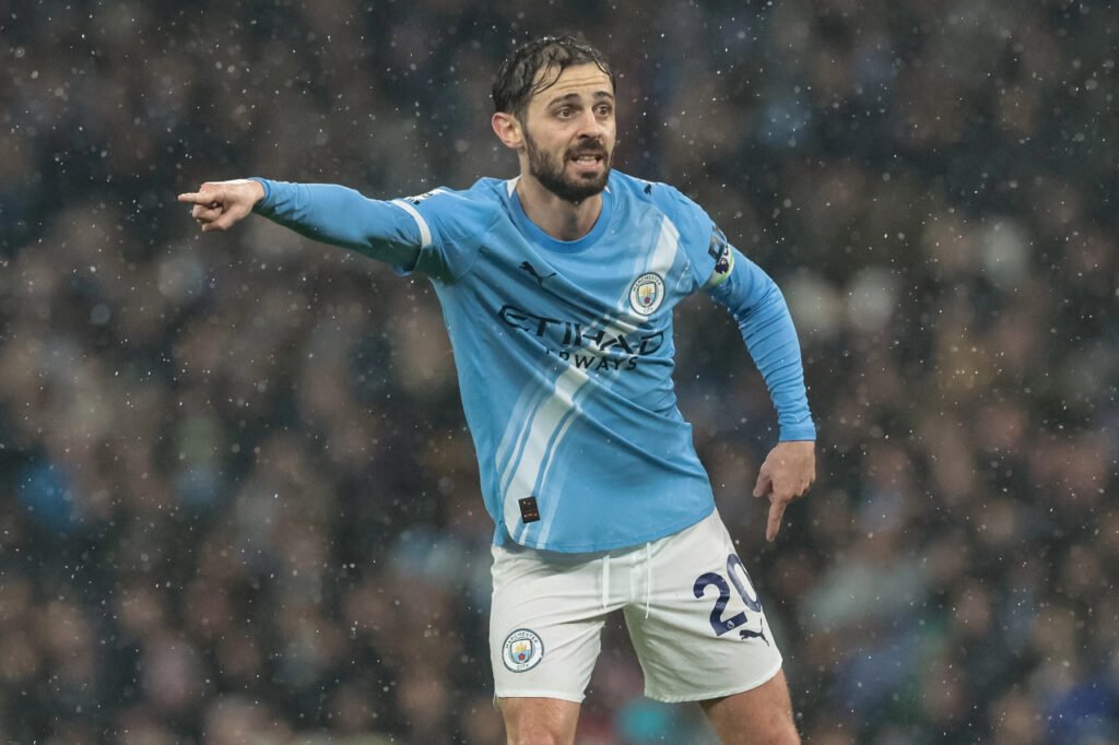 Bernardo Silva donne des consignes en tant que capitaine de Manchester City