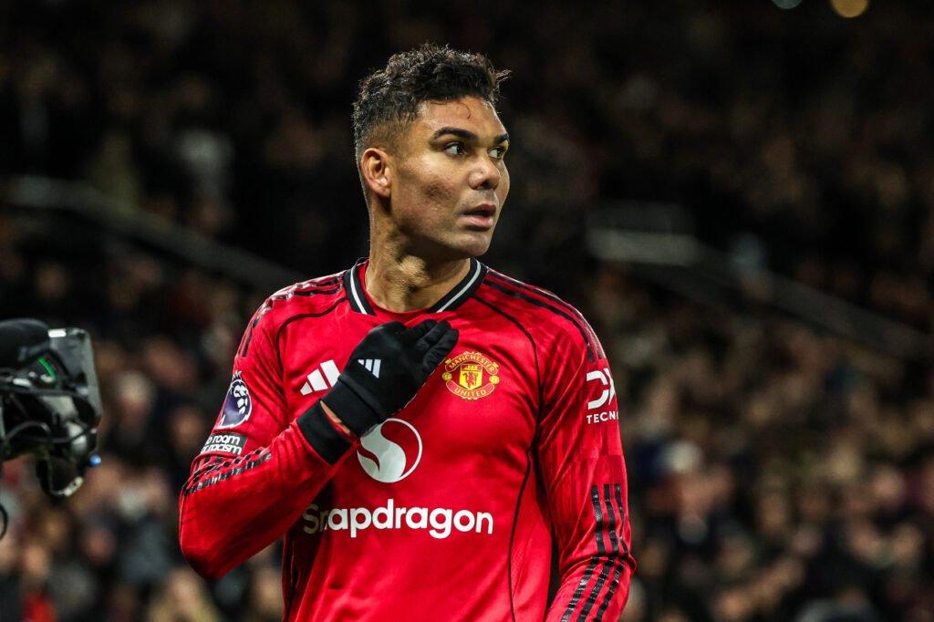 Casemiro avec le maillot de Manchester United en Premier League