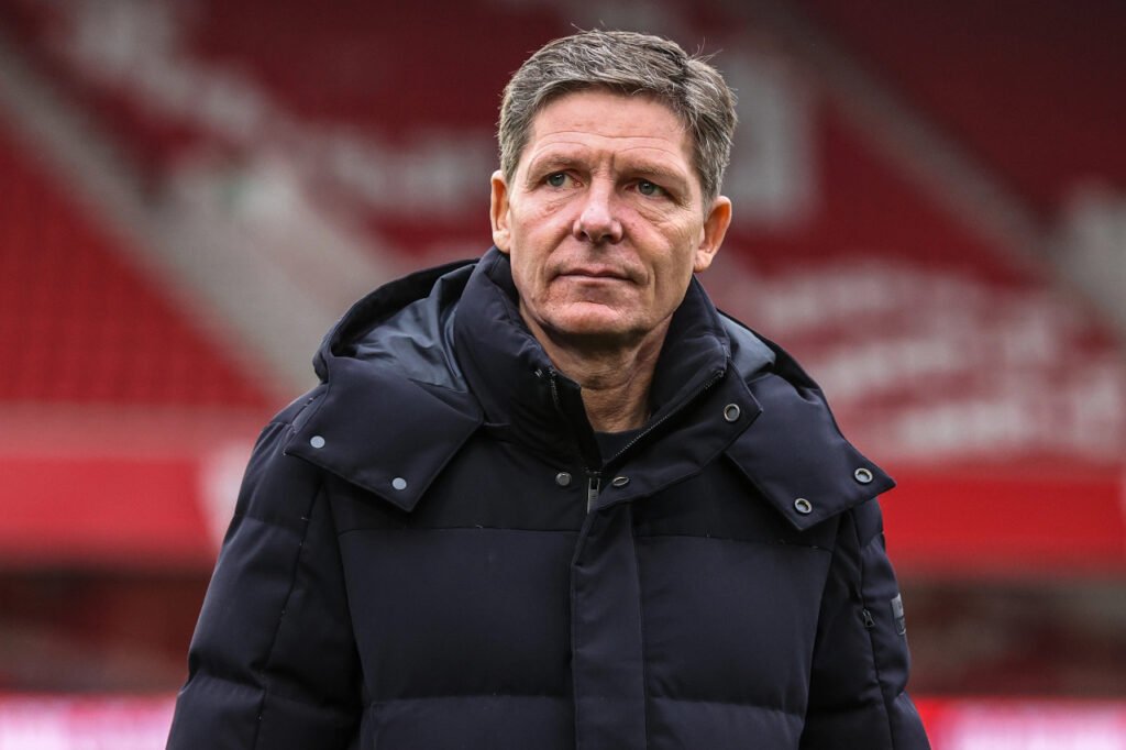 Oliver Glasner manager de Crystal Palace avant un match de Premier League