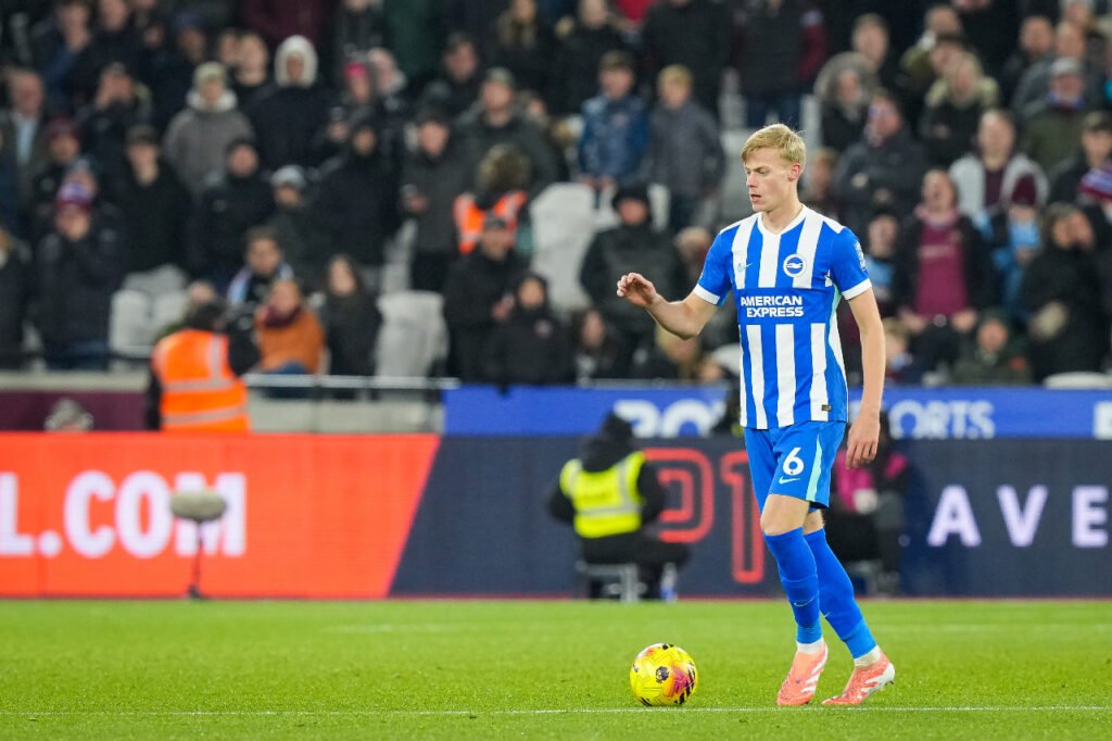 Jan Paul van Hecke à la relance avec Brighton & Hove Albion en Premier League