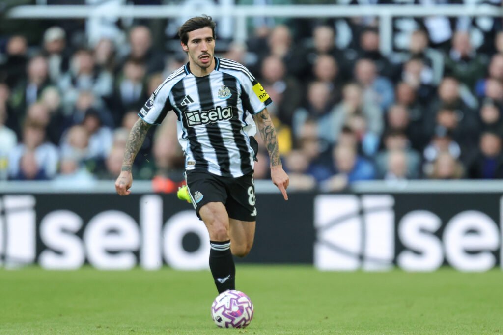 Sandro Tonali avec le maillot de Newcastle United en Premier League
