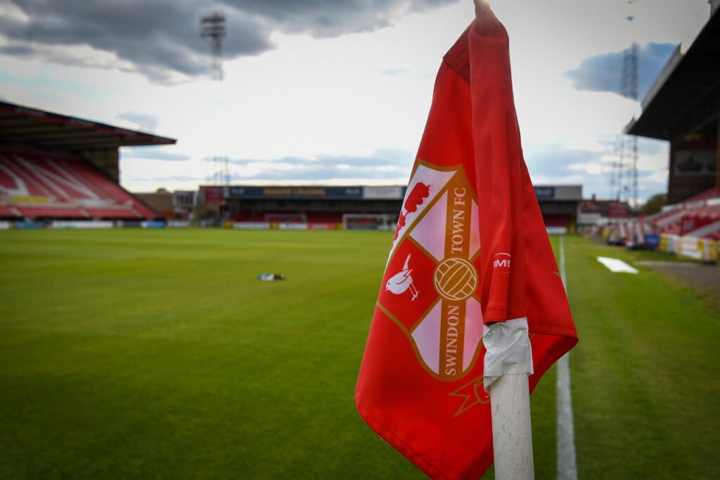 Le County Ground avant un match de League Two