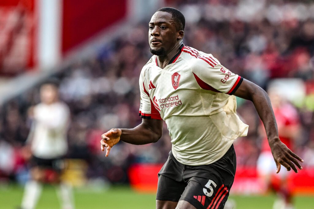 Ibrahima Konaté avec Liverpool lors d'un match de Premier League